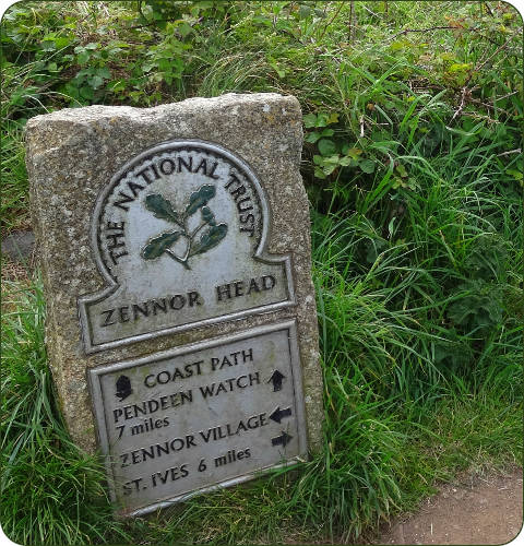 Wegwijzers voor het kustpad in Cornwall